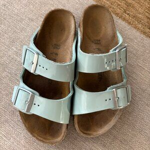 Girls Birkenstocks Arizona Sandals Size 33 EU (~2 big kids) aqua blue